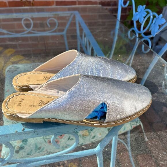 Nida Lu Handmade Antalya Metallic Leather Mules NWT - Picture 4 of 8